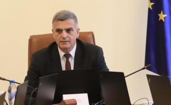 Стефан Янев: Делегация, водена от Заев, пристига утре