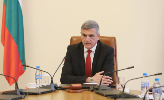 Стефан Янев: България няма да отстъпи от позицията си за Северна Македония