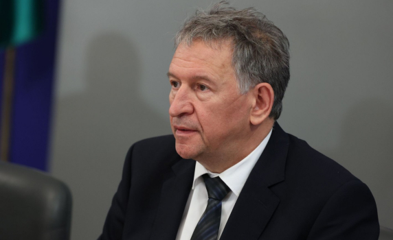  Кацаров: Няма причина за паника заради индийския щам    