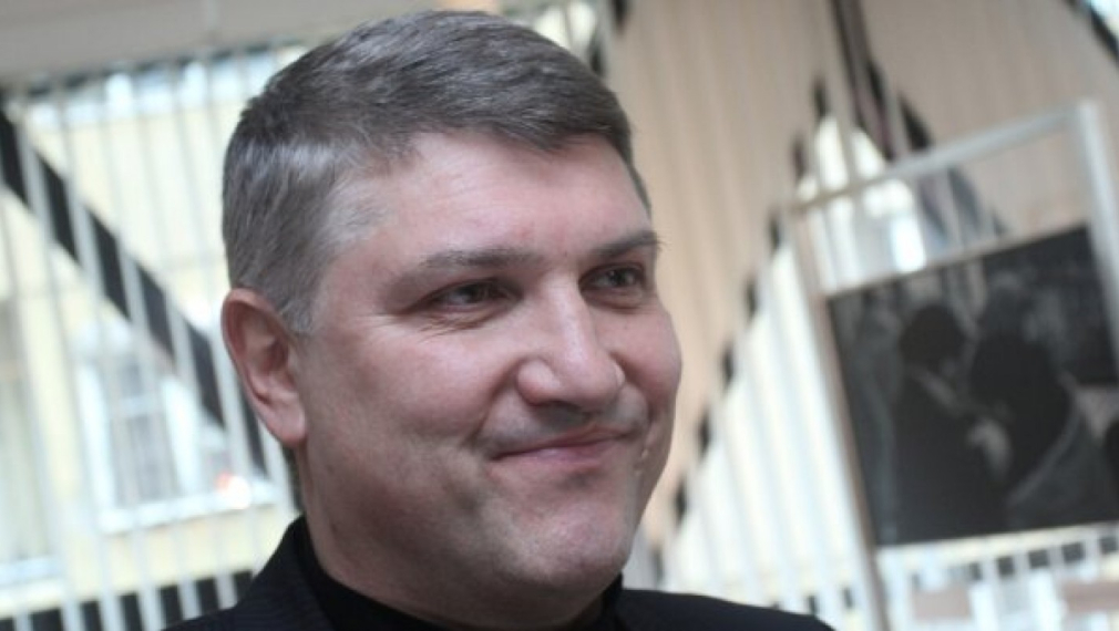 ДНСК спира строителството на "Златен век"