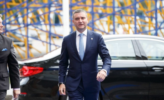 НАП проверява Владислав Горанов за скъпите офиси