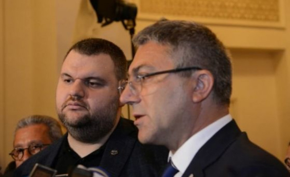 Карадайъ: Пеевски ми е приятел. "Капитал" е организирана престъпна група   