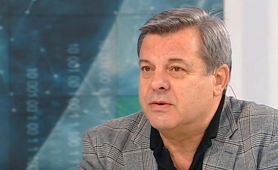 Почина Евгений Бакърджиев