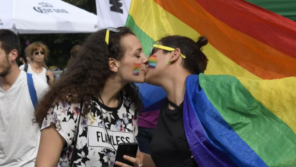  Франция разреши оплождане ин витро за лесбийки и самотни жени