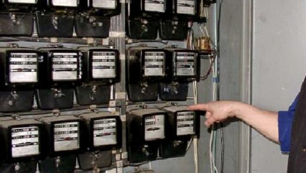 Отчитат извънредно електромерите заради поскъпването на тока