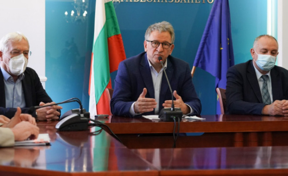 Стойчо Кацаров: България вече има единен протокол за лечение на COVID-19