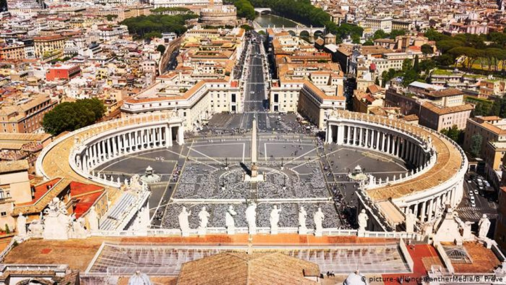 Кражби за милиони: Безпрецедентен скандал във Ватикана