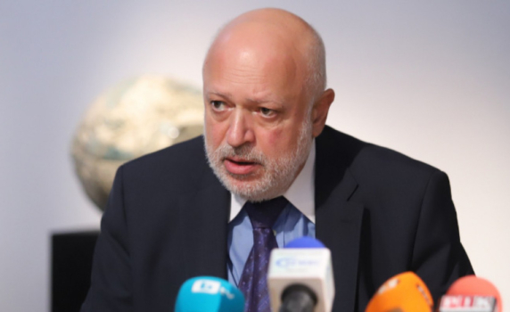Минеков: Има телевизии, които се хранят от всички министерства, министри си купуват тишина 