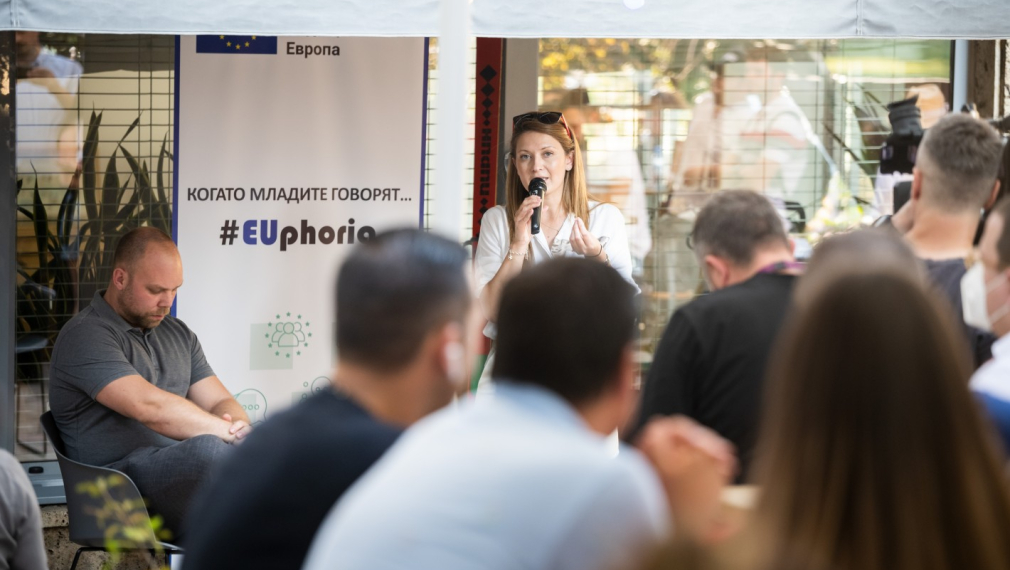  Евродепутатът Цветелина Пенкова цял месец предизвиква младите в България да вземат участие в Конференцията за бъдещето на Европа