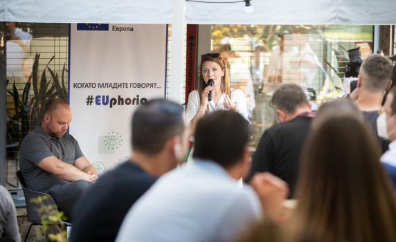  Евродепутатът Цветелина Пенкова цял месец предизвиква младите в България да вземат участие в Конференцията за бъдещето на Европа