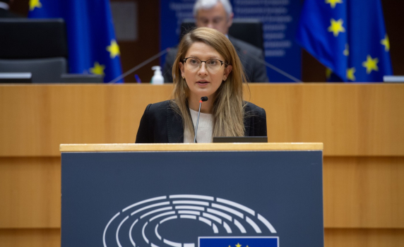 Евродепутатът Цветелина Пенкова инициира дебат за европейските фондовете в България в Комисията по бюджетен контрол