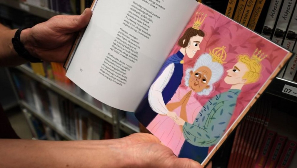 Редактор на детска книга с хомо и транссексуални герои напусна Унгария заради заплахи