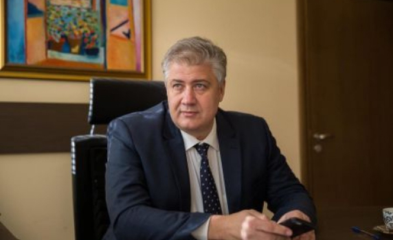 Смениха директора на "Пирогов"