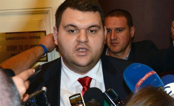 Делян Пеевски: Николай Василев никога не ме е уволнявал, сам си тръгнах