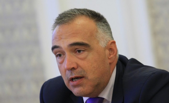 Антон Кутев: Служебното правителство трябва да спре с кадровите промени    