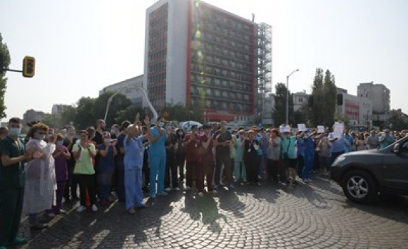 Медиците от "Пирогов" обмислят протест и пред президентството