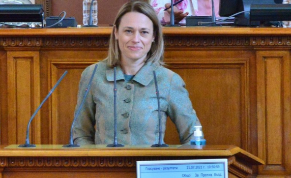 С подкрепата на ДПС Ива Митева отново стана председател на НС