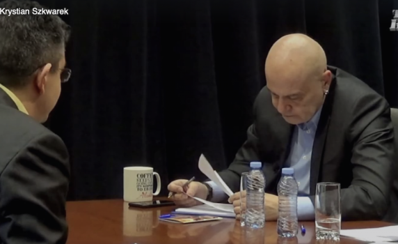 Ето как Слави Трифонов се запознава с Пламен Николов (видео)