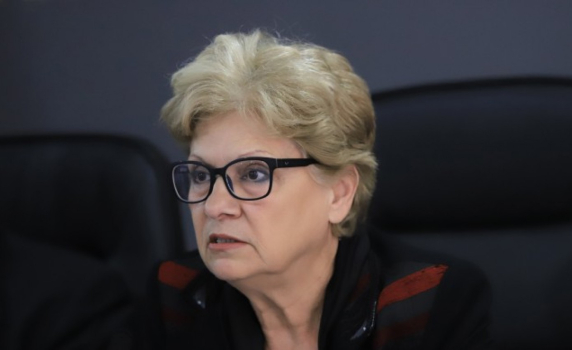 Министър Комитова поиска 4 пъти ръст на бюджета на АПИ по модела "ГЕРБ"