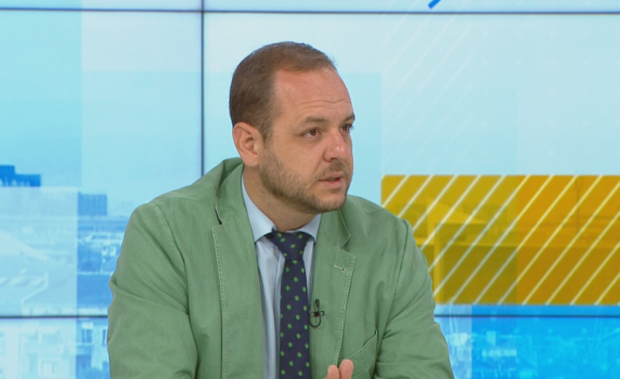 Борислав Сандов: Пламен Николов не изглежда като човек, който ще взема решения