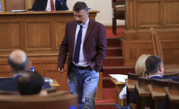 Честито суверенОВЕ!!! Вие си ги избрахте, да ви е честито!
