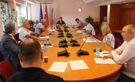 "На подпис" БСП реши да не дава подкрепа за кабинета на ИТН, след като той беше оттеглен 