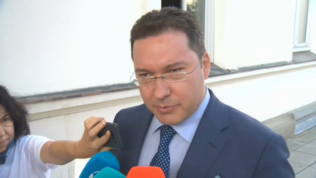 Даниел Митов: Създадената ситуация има един-единствен сценарист - Румен Радев