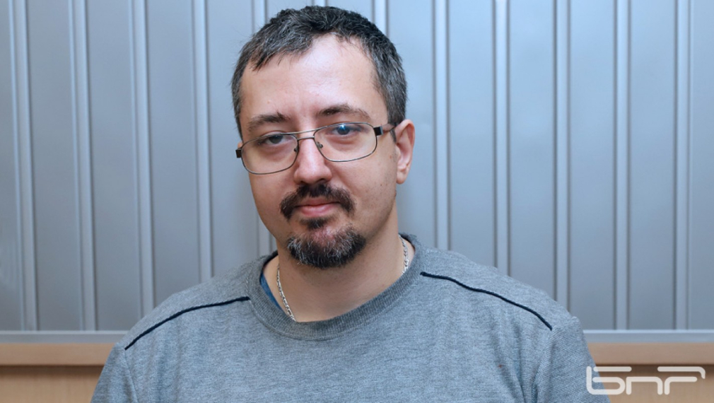 Математикът Лъчезар Томов: Aко носенето на маски се налага с полиция и глоби, ще спасим хиляди