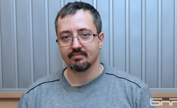 Математикът Лъчезар Томов: Aко носенето на маски се налага с полиция и глоби, ще спасим хиляди