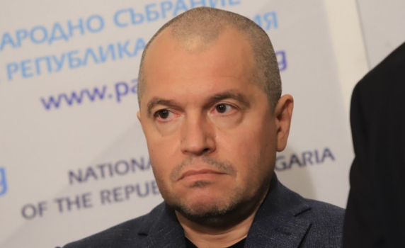 Тошко Йорданов псува в туитър хората, с които щеше да прави правителство