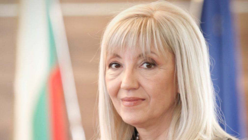 Петя Аврамова: Откъде чака Комитова пари за пътищата, след като в актуализацията на бюджета не са предвидени такива?