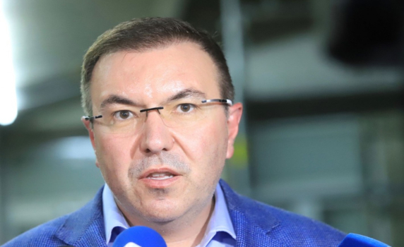 Проф. Ангелов: Ситуацията с коронавируса става опасна. Ваксинирайте се