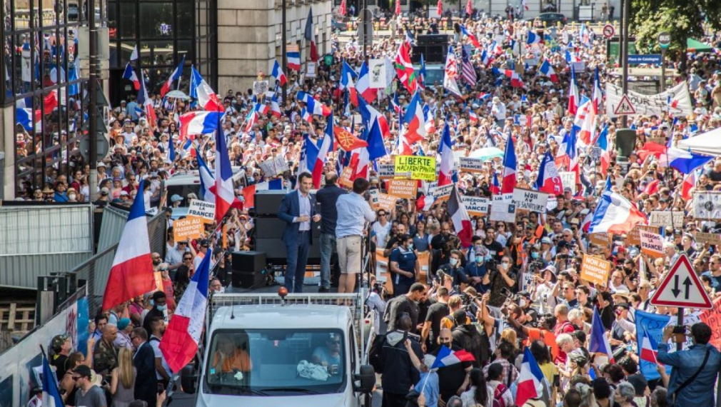 Поредни масови протести срещу мерките в Париж