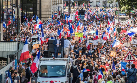 Поредни масови протести срещу мерките в Париж