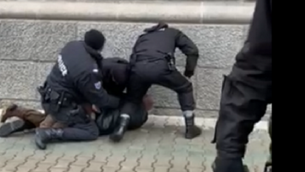 Прокуратурата: Четирима полицаи са обвинени за насилие по време на протестите