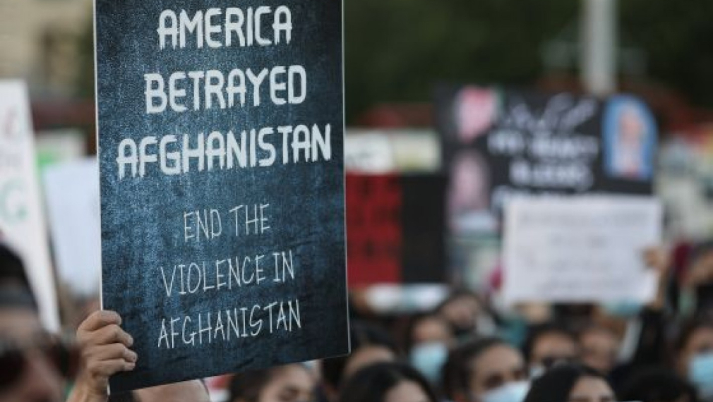 Спасих живота на много американци и те ме изоставиха: разказва техен афганистански преводач
