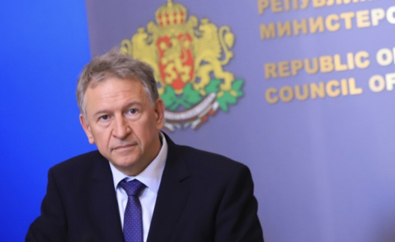Стойчо Кацаров: МЗ няма да може да осигури здравната система при нова пандемична вълна