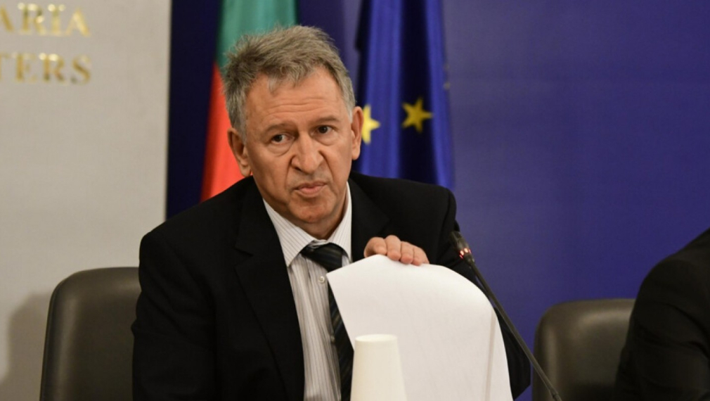 Стойчо Кацаров: Да не се спират плановите операции при нова COVID вълна