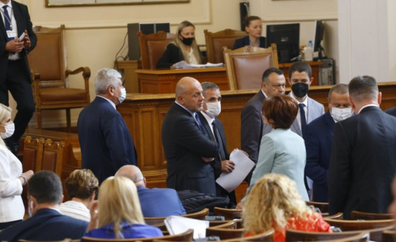 Парламентът създаде комисии: Йордан Цонев оглави икономическата, Тома Биков - медийната