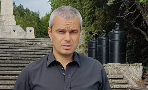 Костадинов: Мой съпартиец е с канадско гражданство, процедурата за отказ е сложна и дълга