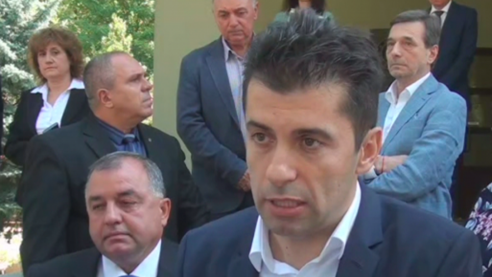 Кирил Петков поиска оставките на директора на ДКК и на ръководството на ВМЗ-Сопот