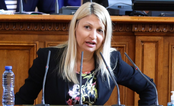 ГЕРБ и БСП обвиниха в лобизъм депутатка от ИТН