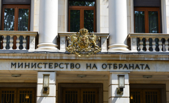 МО: Служебното правителство няма правомощия и не преговаря за изтребители F-16
