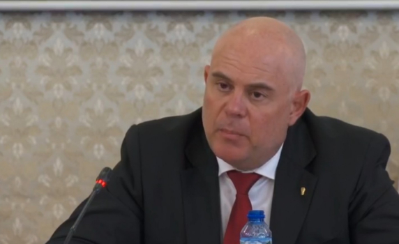 Иван Гешев изненадващо посети НС, за да обясни, че парламентарен контрол над прокуратурата е недопустим (видео)