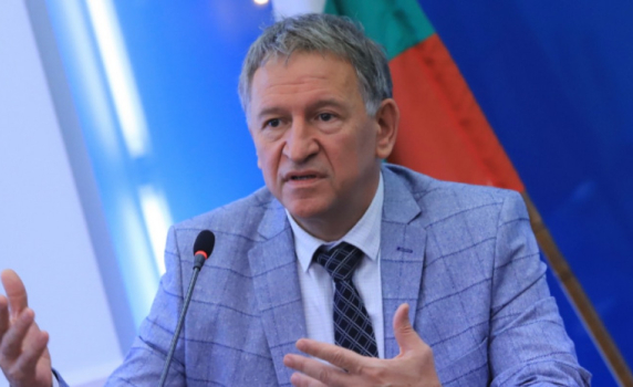 Заповед на Кацаров: Дистанционна работа на поне 50% от персонала, работно време с променливи граници