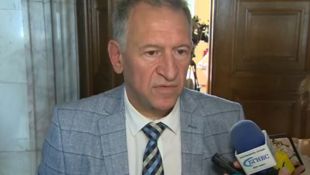 Стойчо Кацаров: Вълната дойде по-рано, но не очакваме да е по-голяма от предишните