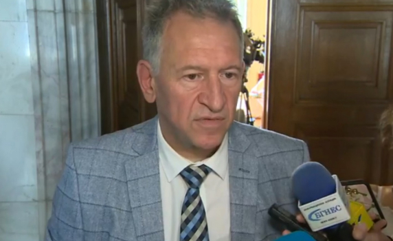 Стойчо Кацаров: Вълната дойде по-рано, но не очакваме да е по-голяма от предишните