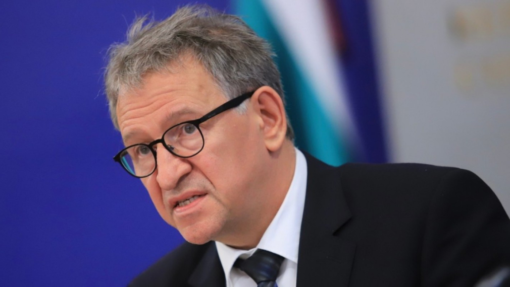 Прокуратурата пита Кацаров: Защо не прилагате собствените си антиковид мерки?