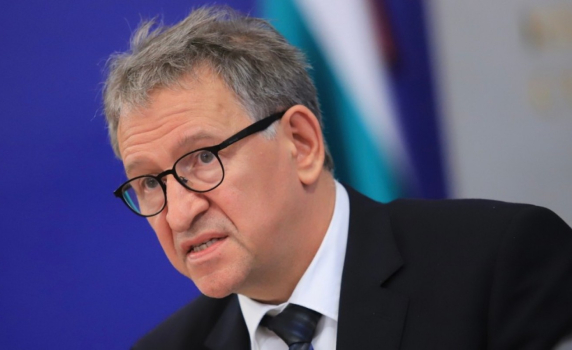 Прокуратурата пита Кацаров: Защо не прилагате собствените си антиковид мерки?