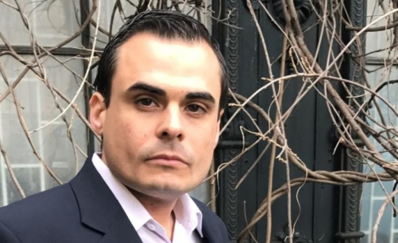 Петър Николов: Борисов изпитва нерационален респект към демократичната общност. Слави Трифонов я презира